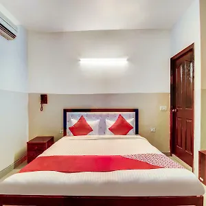 3* Hotel Oyo 28461 Royal
